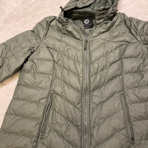 Active zone light weight packable jacket - Picture 1 of 5